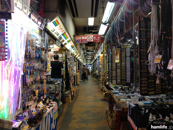 akihabara-radiocenter002.png